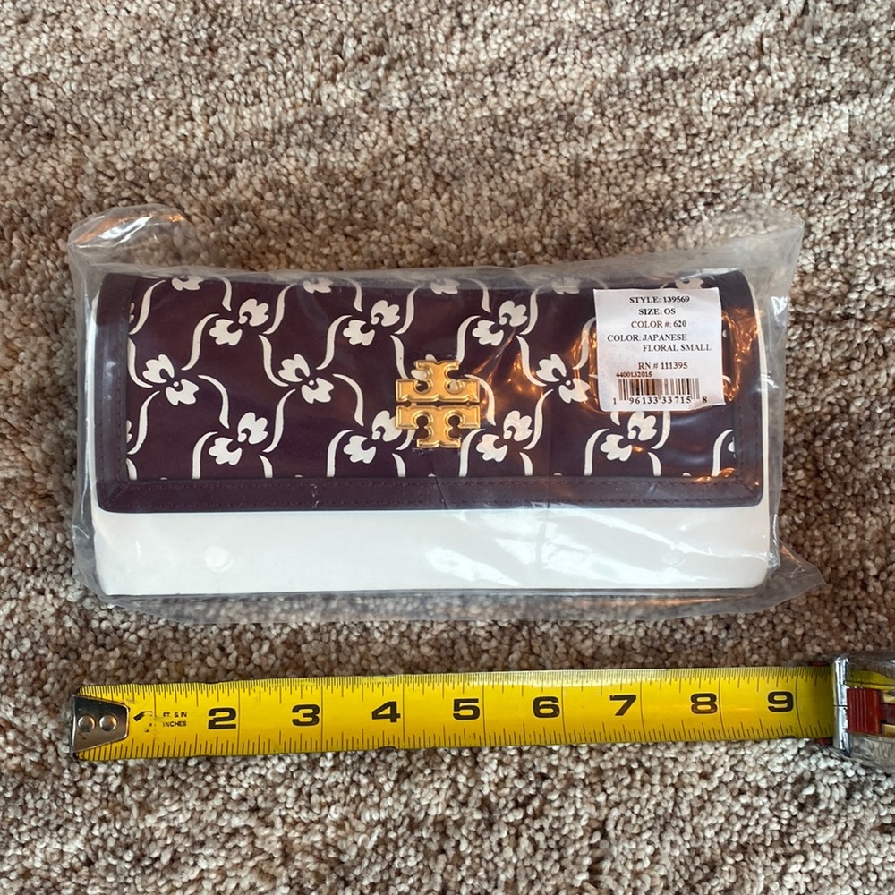 NWT, Tory Burch chain wallet!